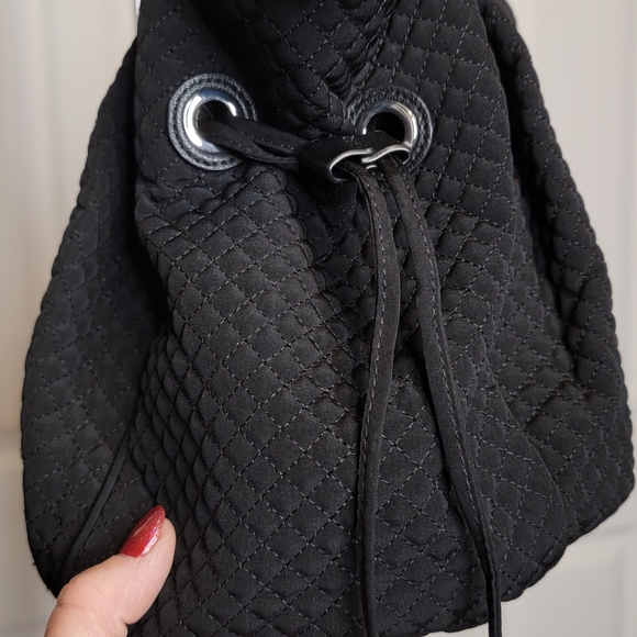 #649 Vera Bradley Black Quilted Tote +Bonus Bunny Sparkly Bag Charm - Picture 6 of 14